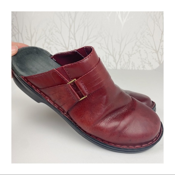 CLARKS Burgundy Red Leather Upper Stretch Buckle Mules 9 Slip-On Comfort - Picture 9 of 12